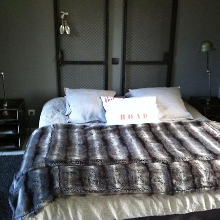 Chambres D'Hotes La Levriere Saint-Denis-le-Ferment Kamer foto