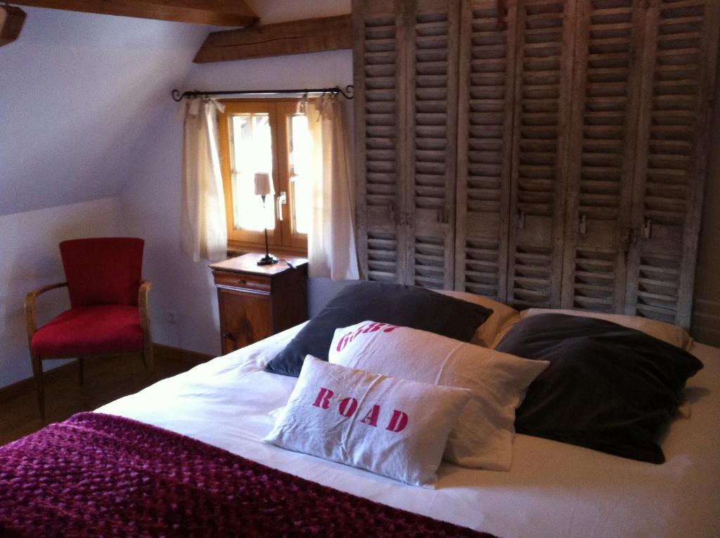 Chambres D'Hotes La Levriere Saint-Denis-le-Ferment Kamer foto